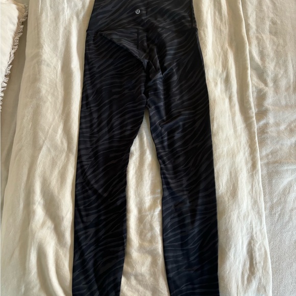 Lululemon leggings - Picture 4 of 5
